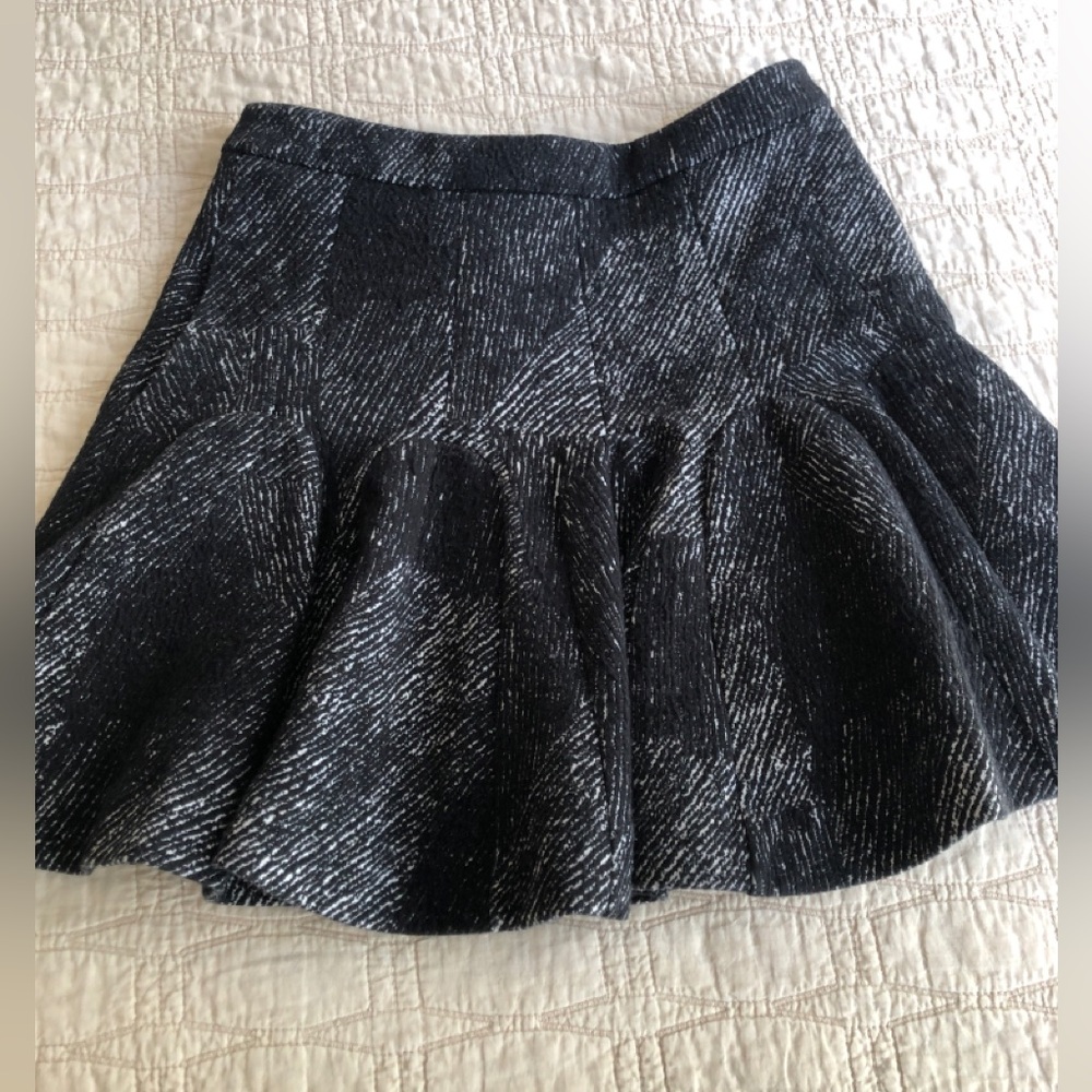 BANANA REPUBLIC Black Peplum Winter Skirt with Side Pockets size 2